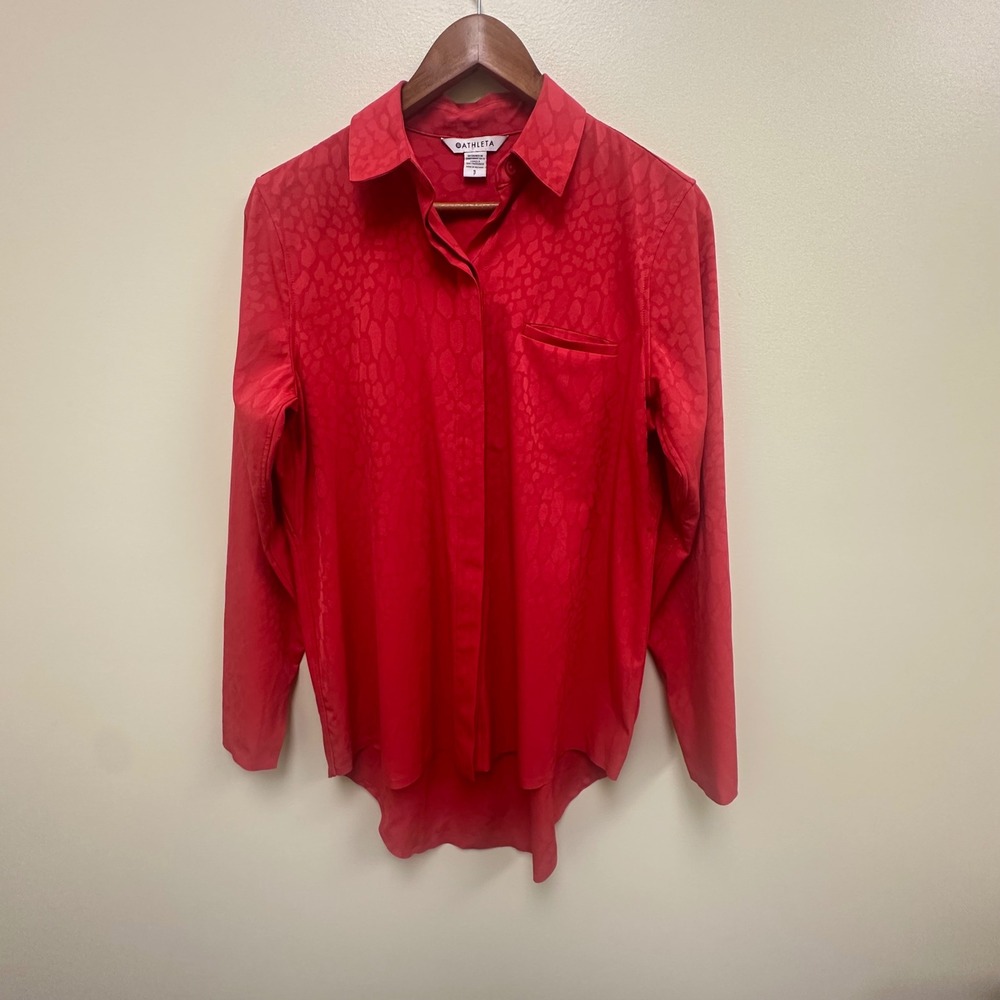 Athleta Urbanite Textured Top Red Animal Print Button Down Shirt Small High Low